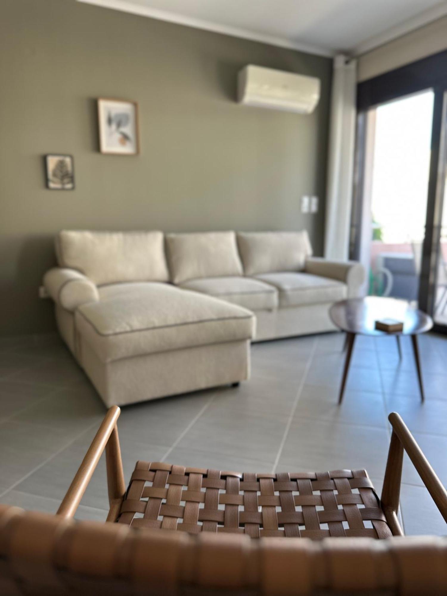 Snappyb Living Spaces