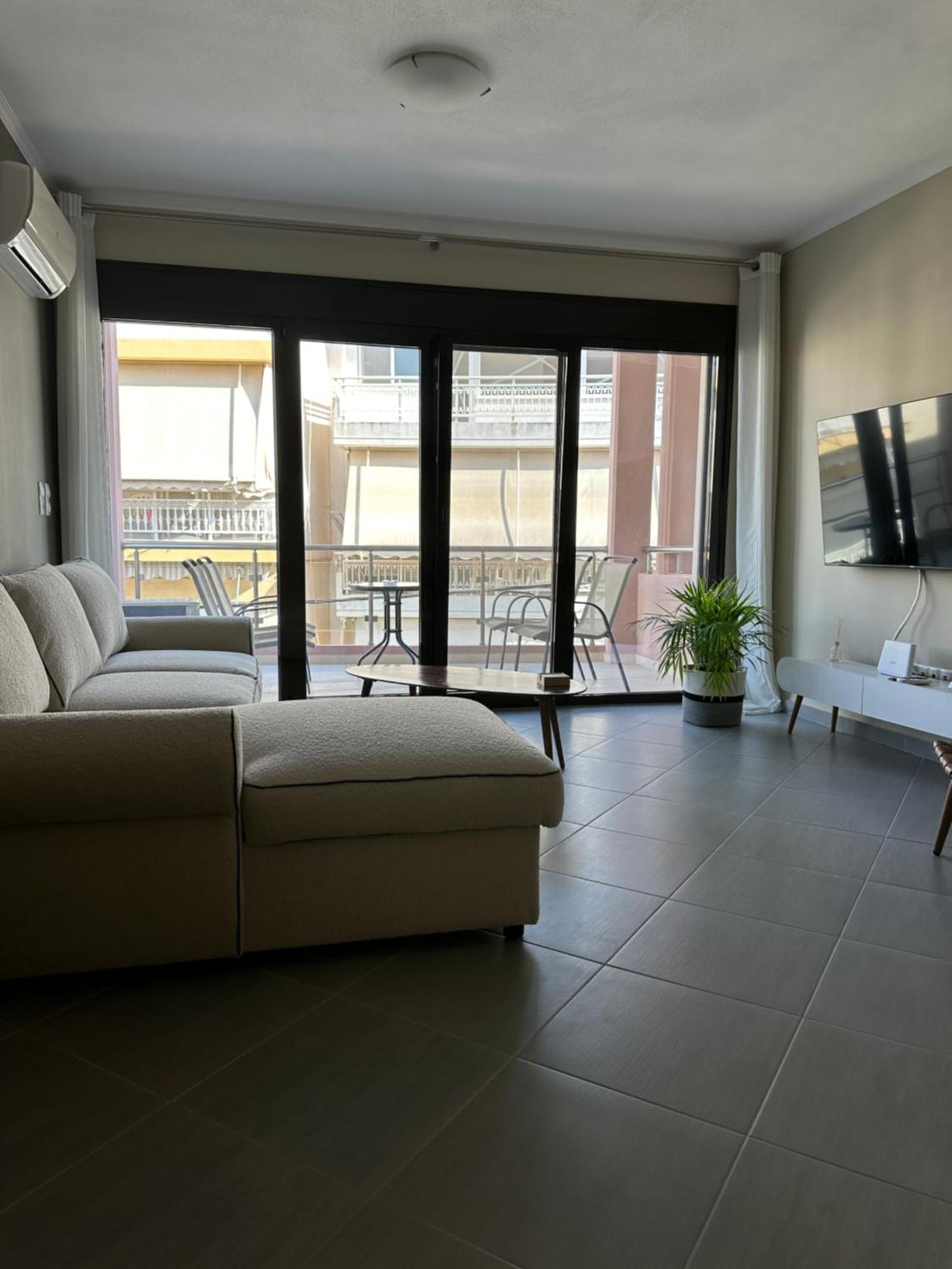 Snappyb Living Spaces