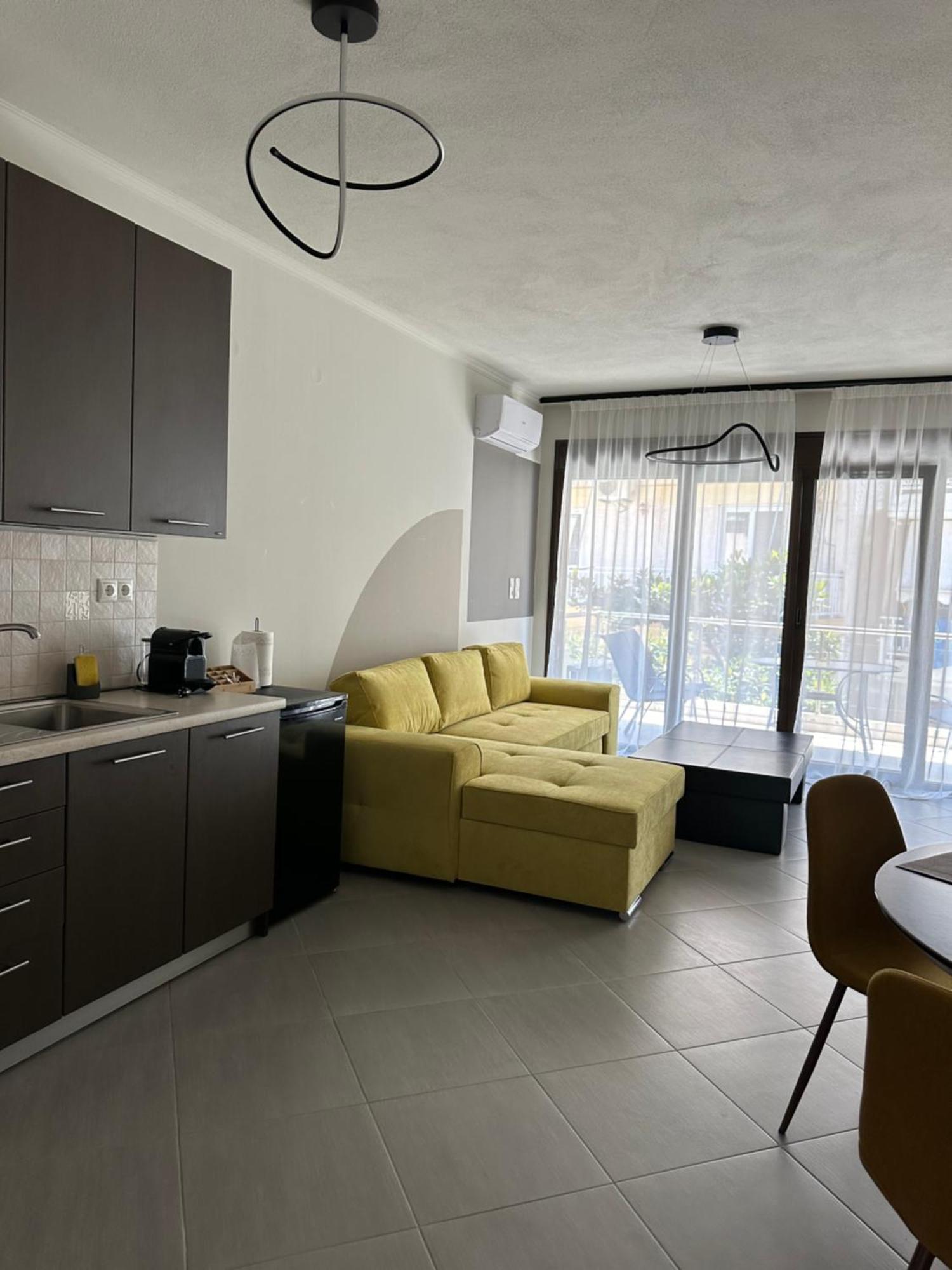 Snappyb Living Spaces Apartment