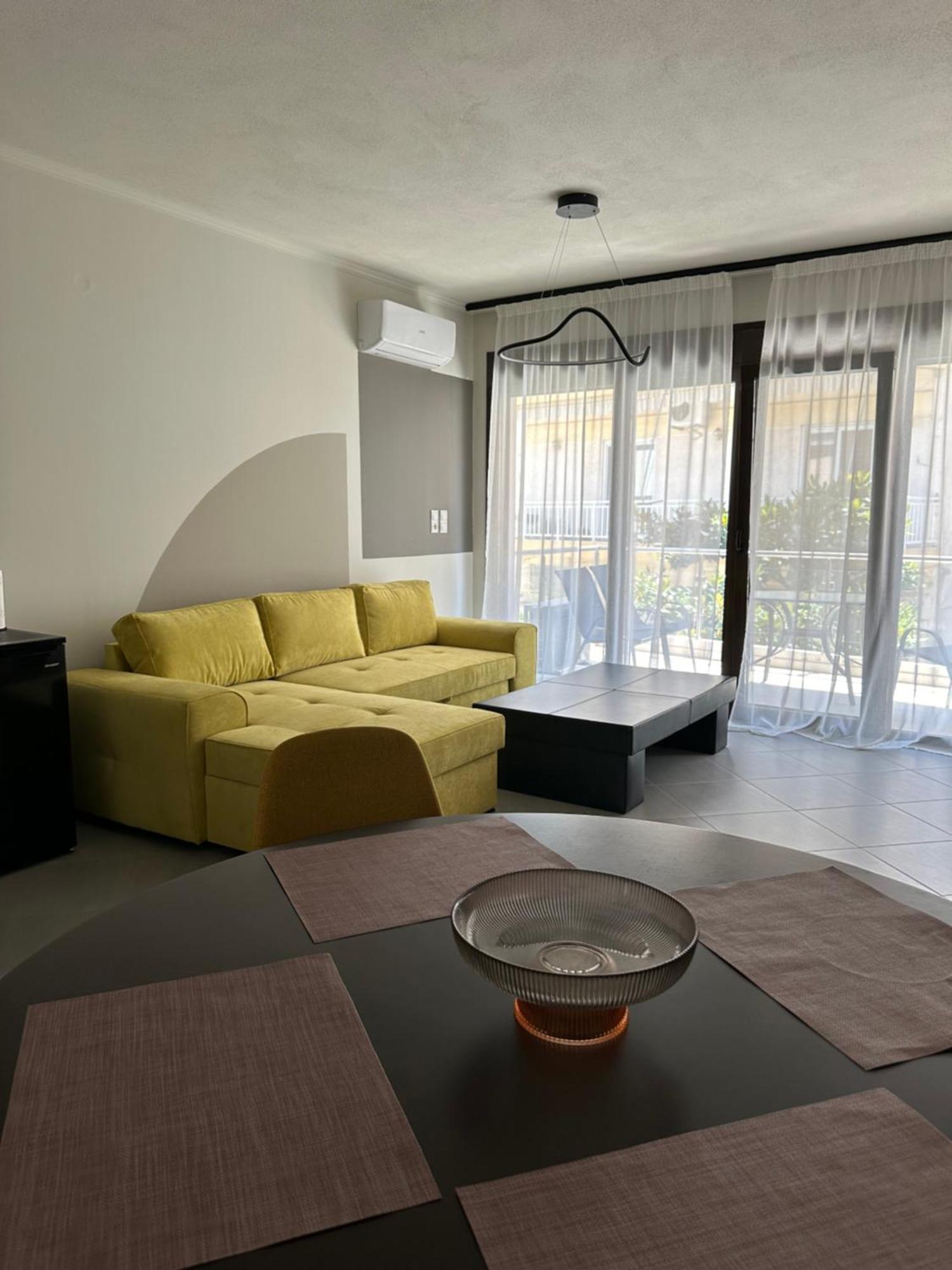 Apartment Snappyb Living Spaces