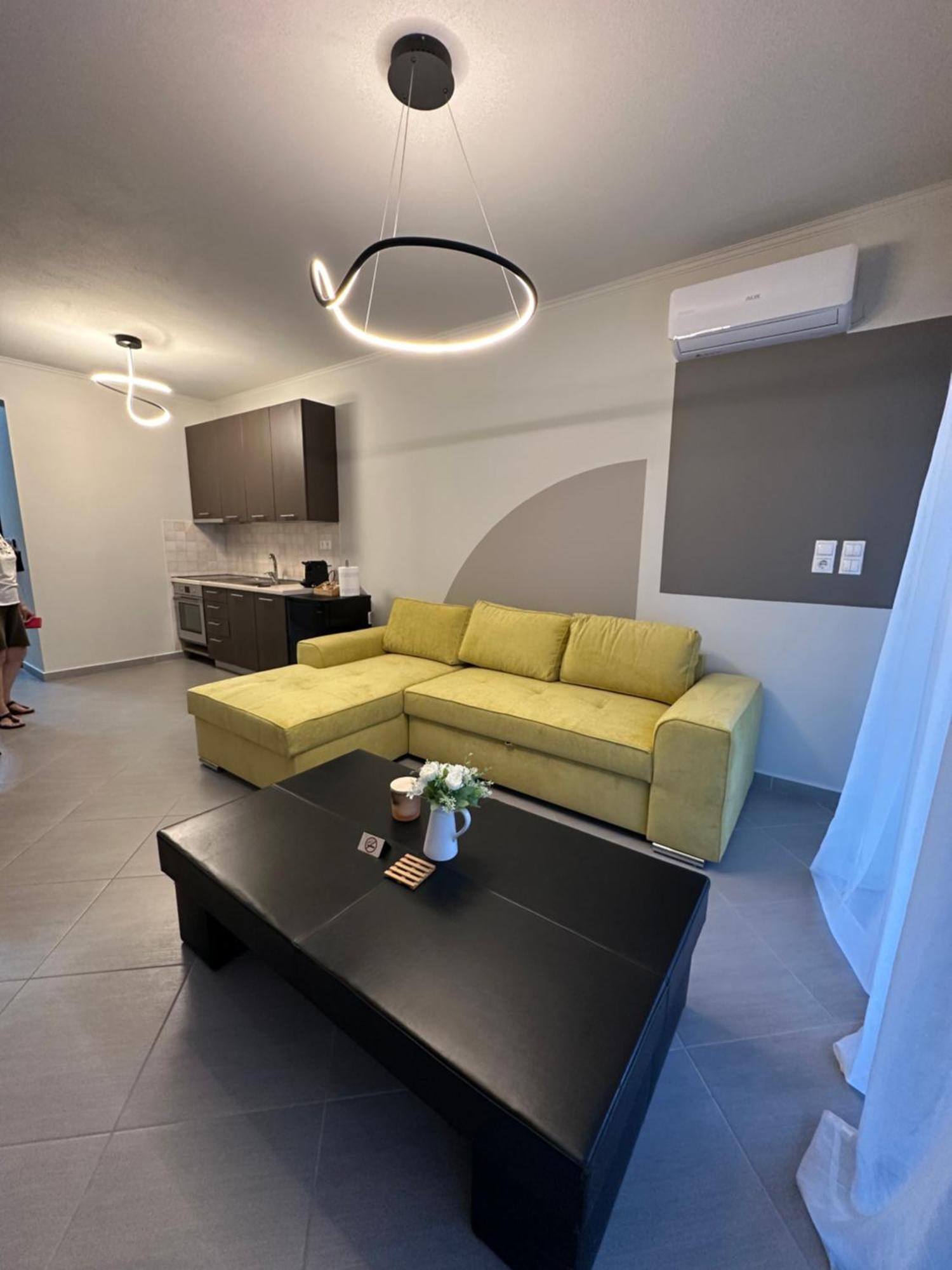 Snappyb Living Spaces *